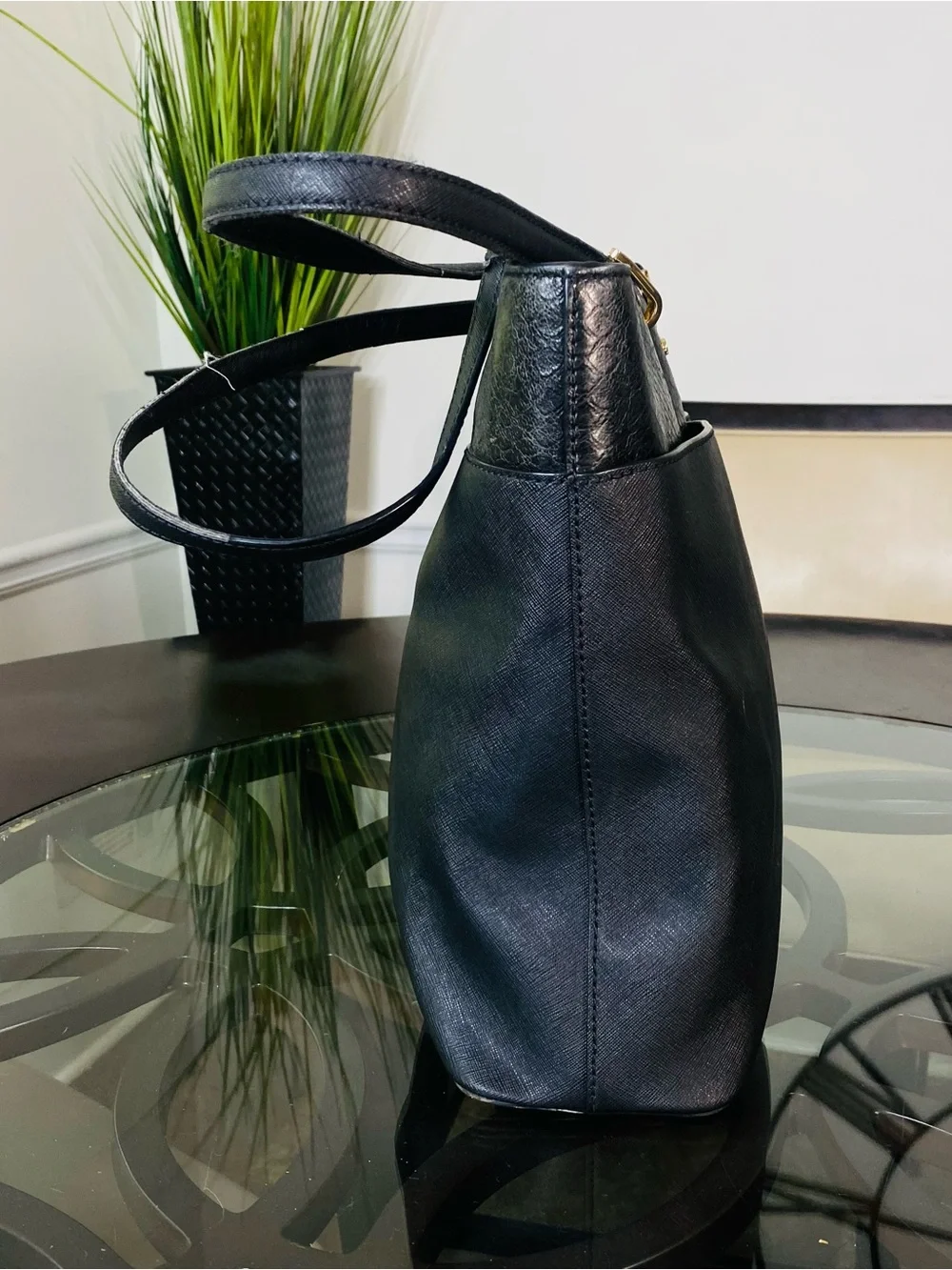 Michael Kors DANVILLE Leather Large Black Tote Shoulder Bag Black/Gold - Picture 4 of 11